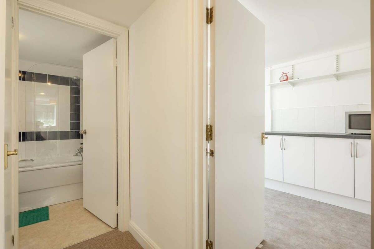 Spacious 3 Bedroom Flat In Heart Of City Centre 캠브리지 외부 사진