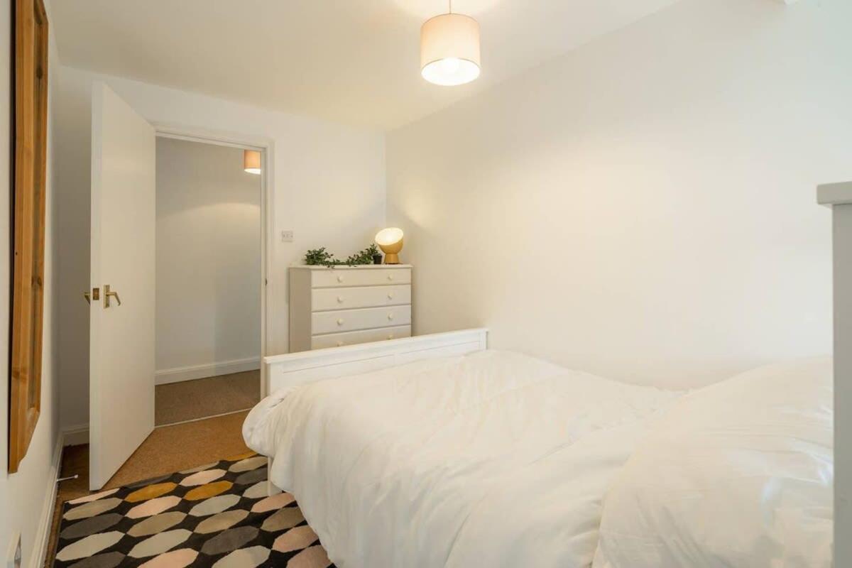 Spacious 3 Bedroom Flat In Heart Of City Centre 캠브리지 외부 사진